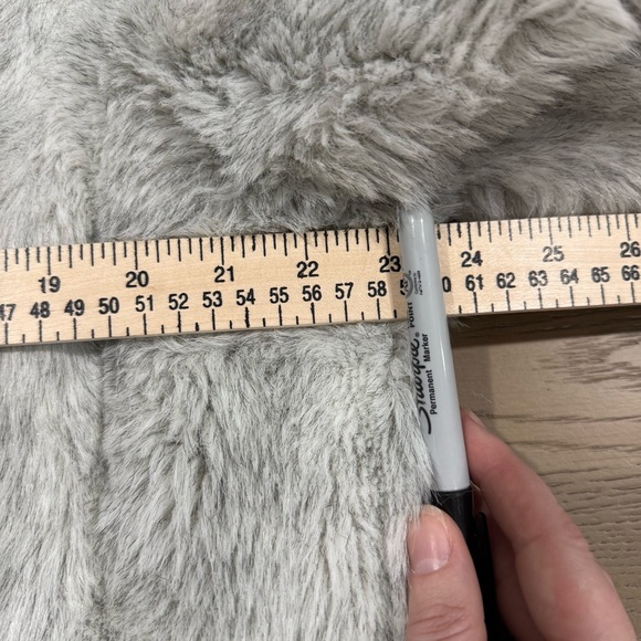 Vintage Faux Fur Coat Plush Warm USA Made Old Money Mob Wife Grandmacore Winter - Picture 11 of 16